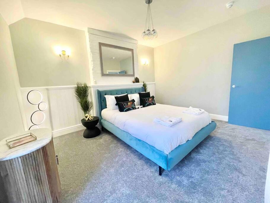 Coastline Retreats - Stunning Sea View Apartment, Netflix ボーンマス エクステリア 写真